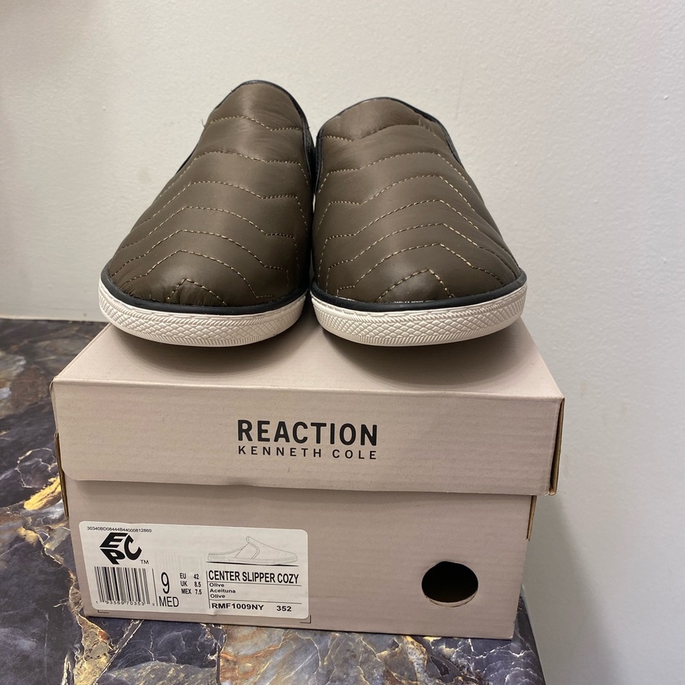 Kenneth Cole Reaction Men's Center Slipper Cozy - Olive